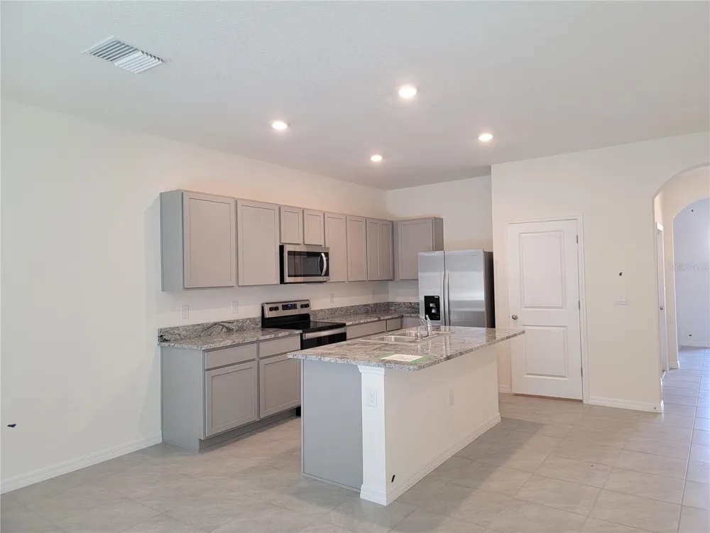 2892 EVERGREEN ELM PASS Wesley Chapel, FL 33543