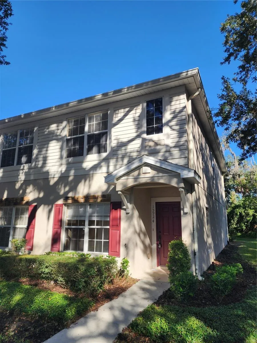15924 FISHHAWK CREEK LANE Lithia, FL 33547
