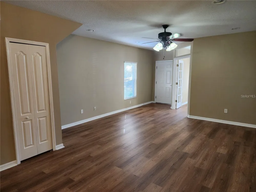 15924 FISHHAWK CREEK LANE Lithia, FL 33547