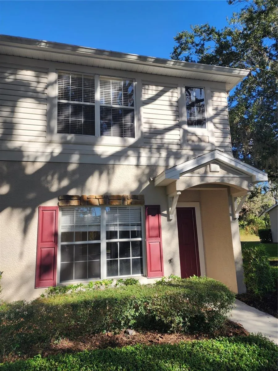 15924 FISHHAWK CREEK LANE Lithia, FL 33547