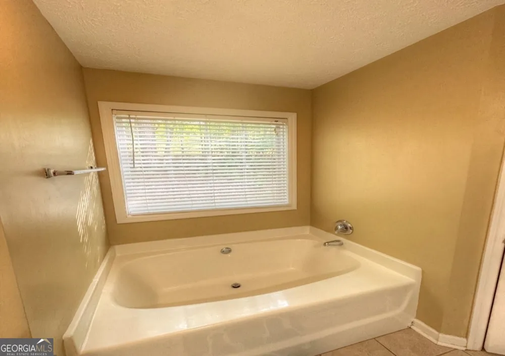 239 Old Pond RD LaGrange, GA 30241