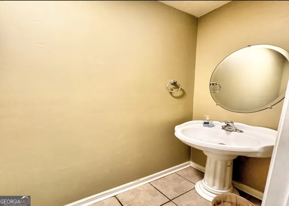 239 Old Pond RD LaGrange, GA 30241