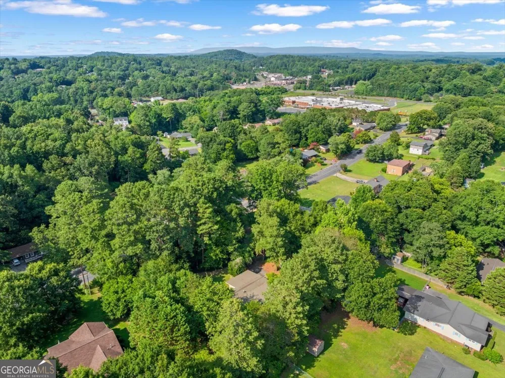 117 Meadow LN Calhoun, GA 30701