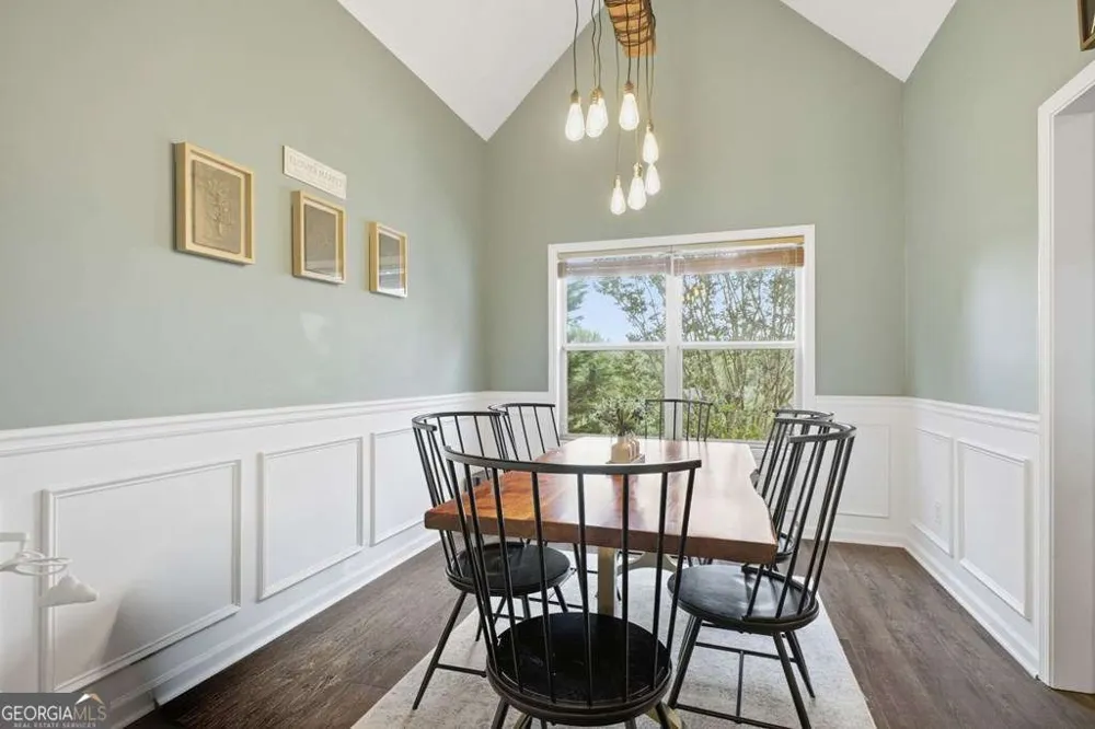 105 Arbor Hills CIR Talking Rock, GA 30175