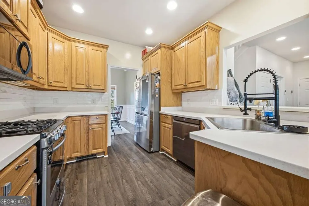 105 Arbor Hills CIR Talking Rock, GA 30175