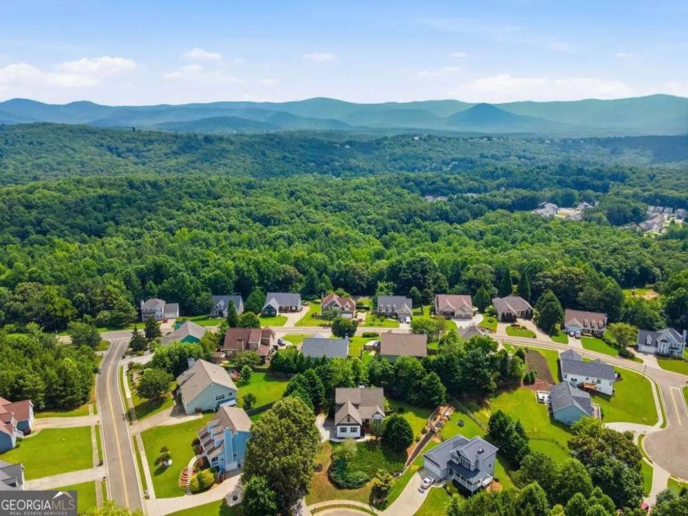 105 Arbor Hills CIR Talking Rock, GA 30175