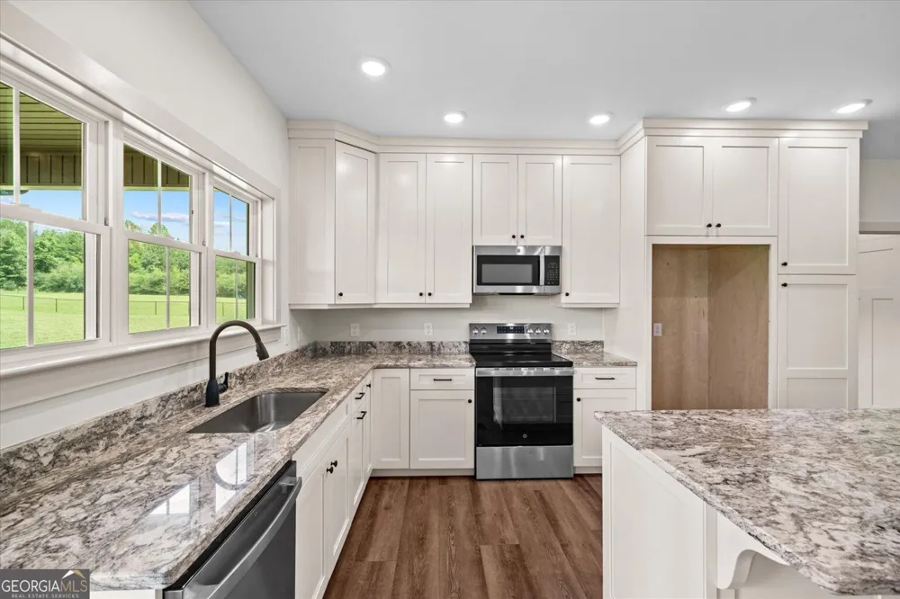 1067 Tucker School RD Cohutta, GA 30710