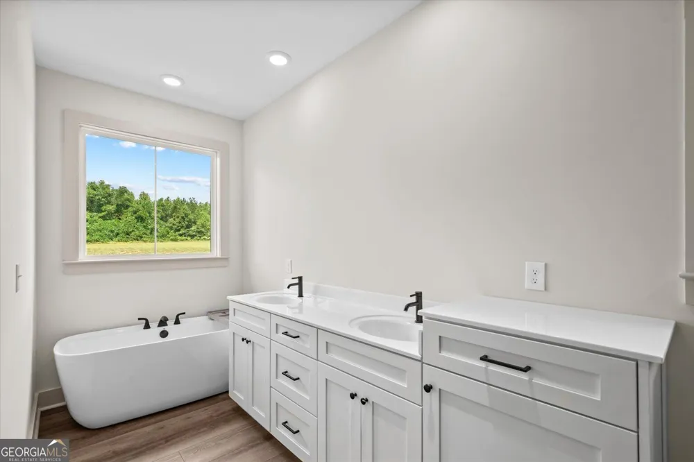 1067 Tucker School RD Cohutta, GA 30710