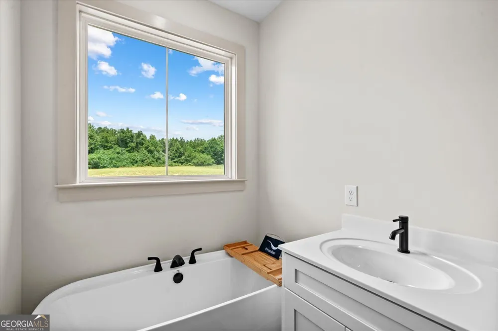 1067 Tucker School RD Cohutta, GA 30710