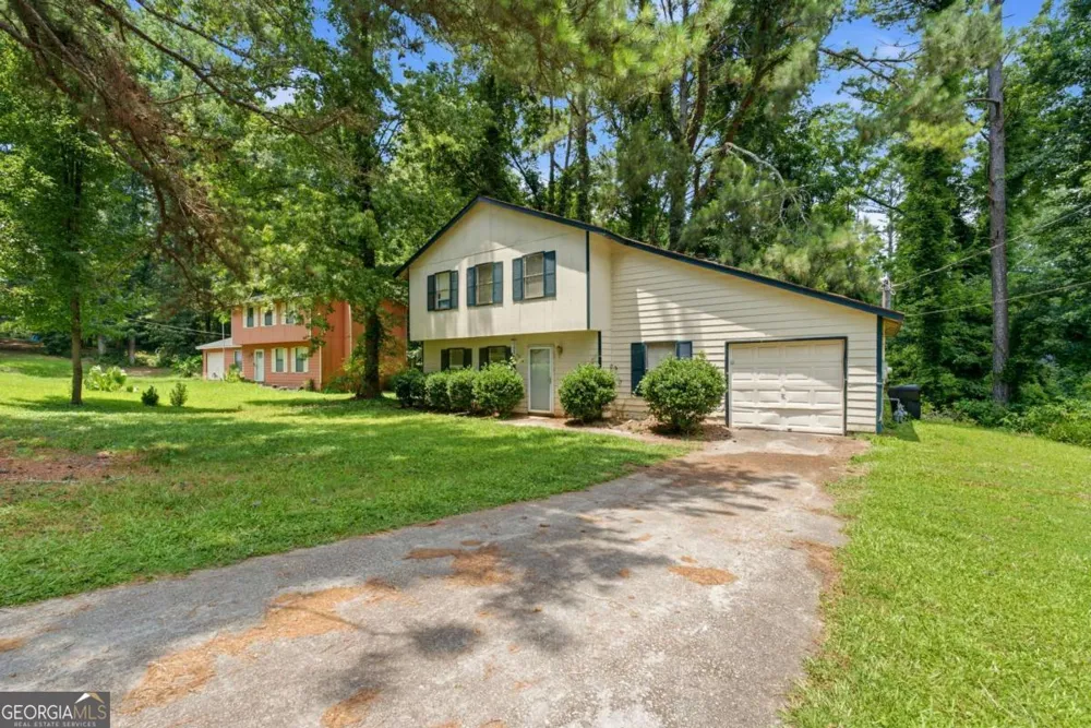 3957 Brookstone CT Ellenwood, GA 30294