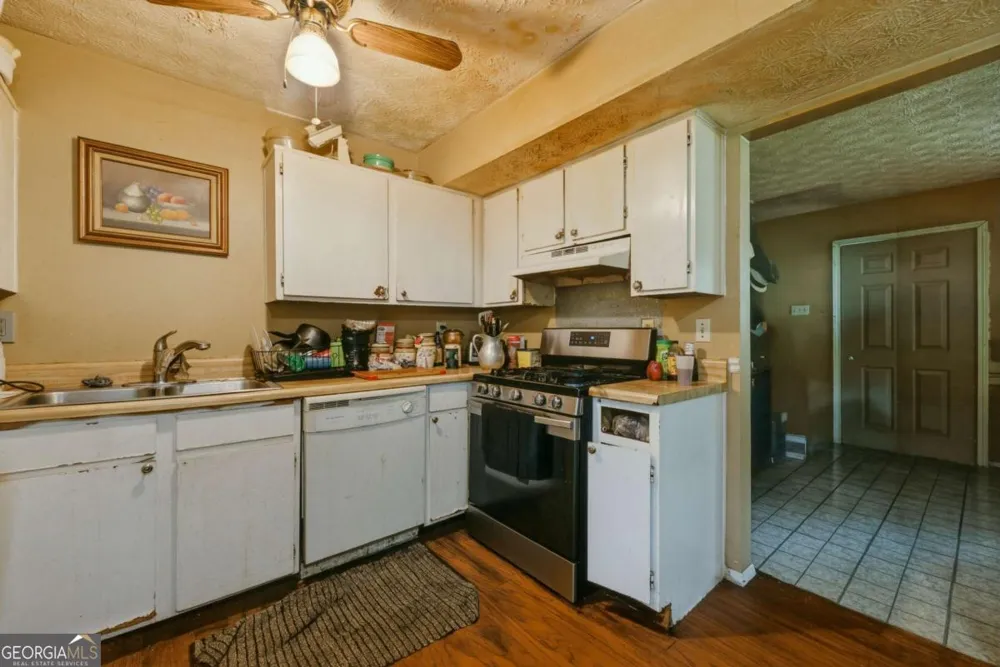 3957 Brookstone CT Ellenwood, GA 30294