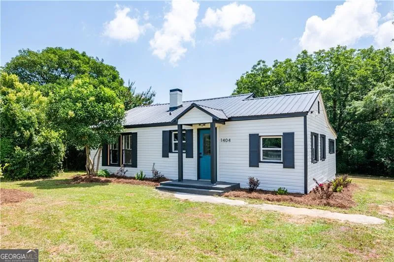 1404 N Forest AVE Hartwell, GA 30643