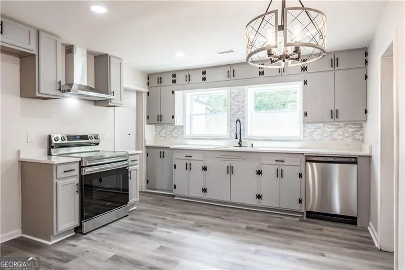 1404 N Forest AVE Hartwell, GA 30643