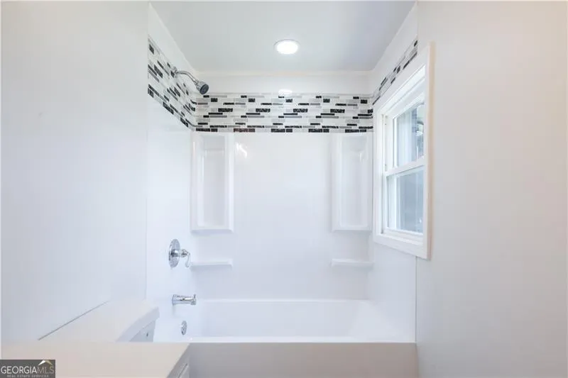 1404 N Forest AVE Hartwell, GA 30643