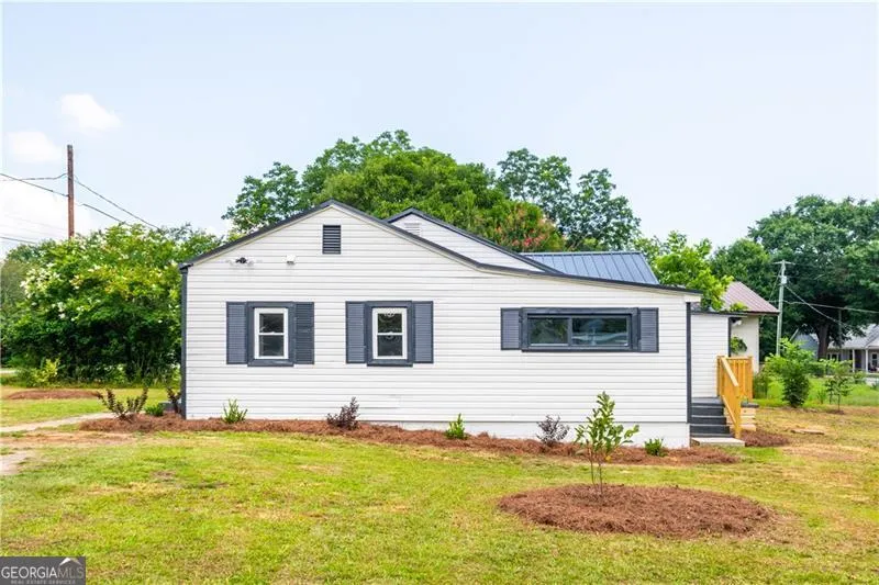 1404 N Forest AVE Hartwell, GA 30643