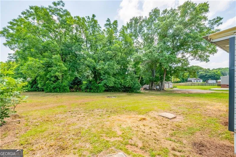 1404 N Forest AVE Hartwell, GA 30643