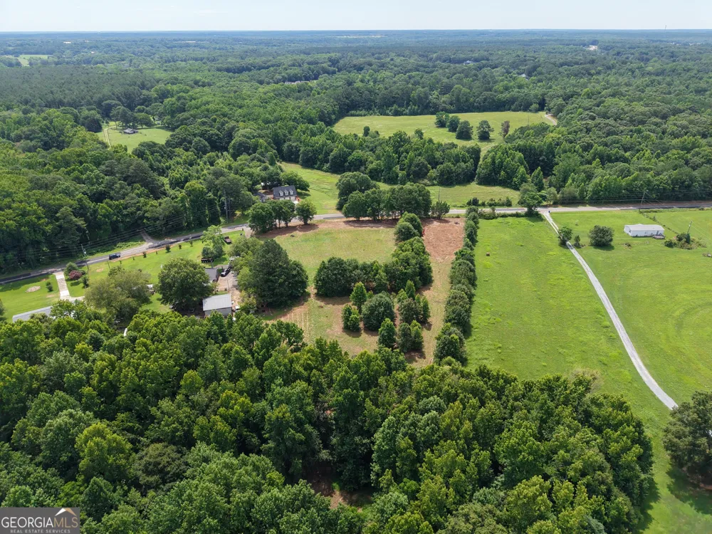 1251 Sikes RD Statham, GA 30666