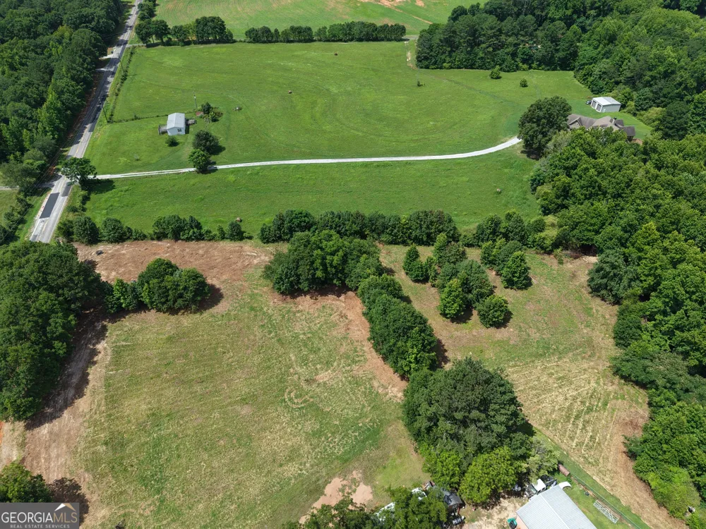 1251 Sikes RD Statham, GA 30666
