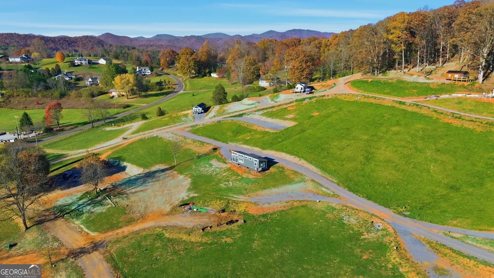 527 Saunders RD Franklin, NC 28734