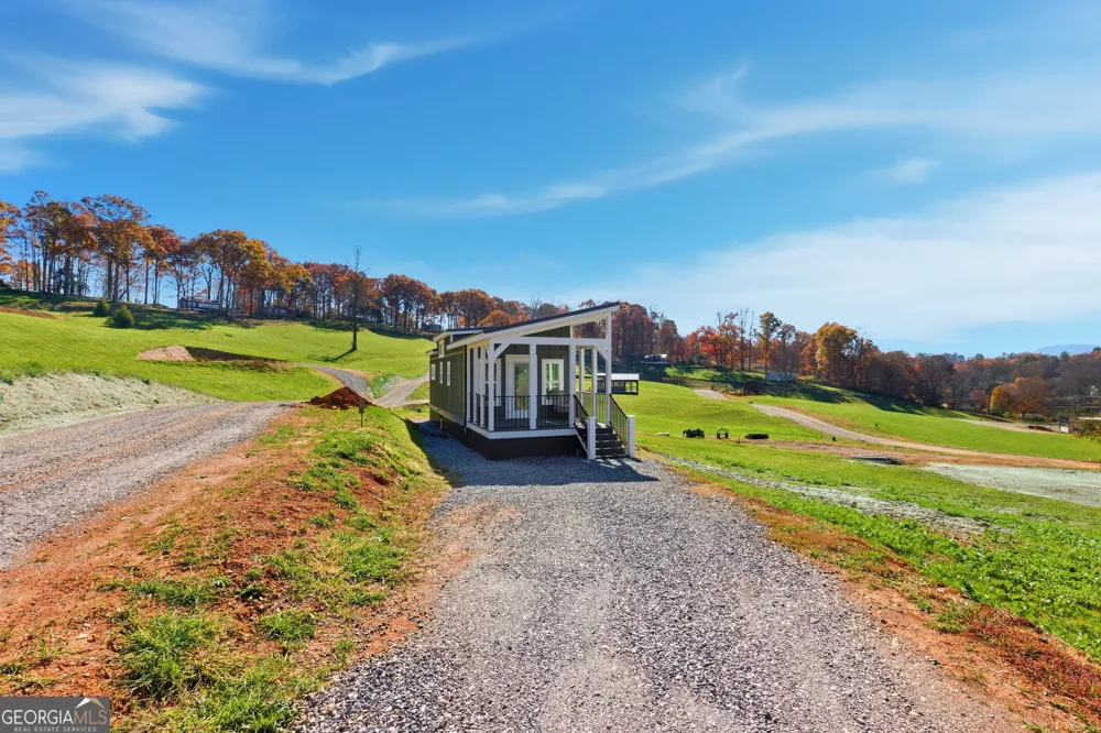 527 Saunders RD Franklin, NC 28734