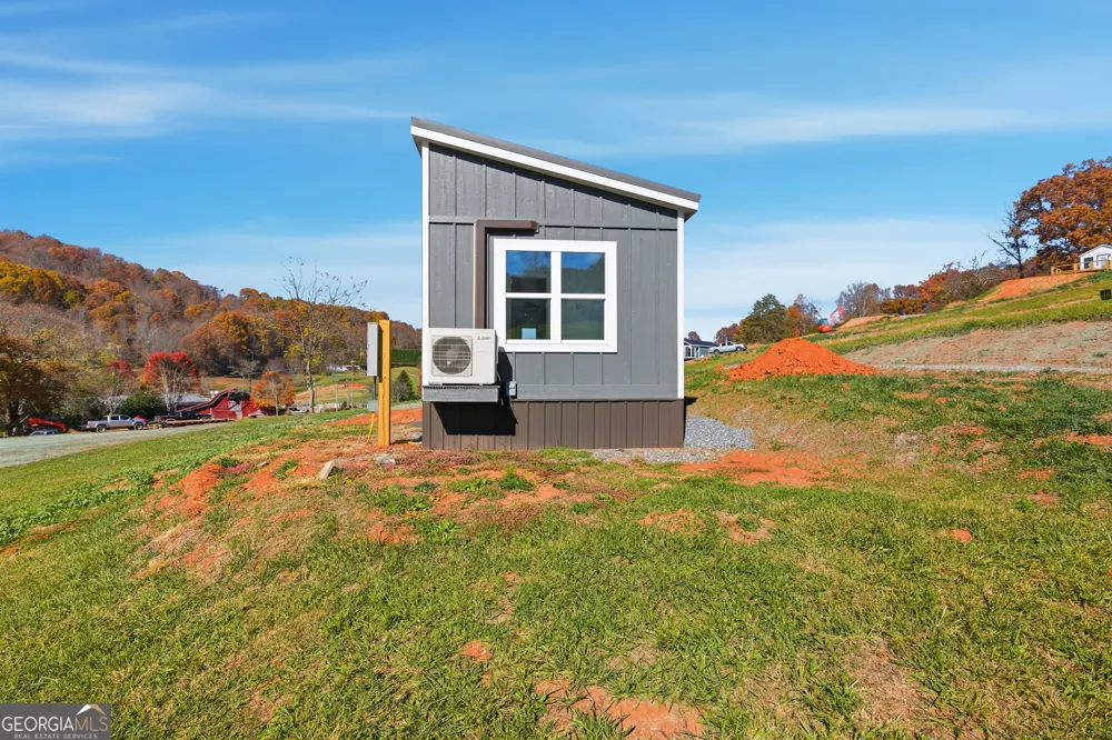 527 Saunders RD Franklin, NC 28734