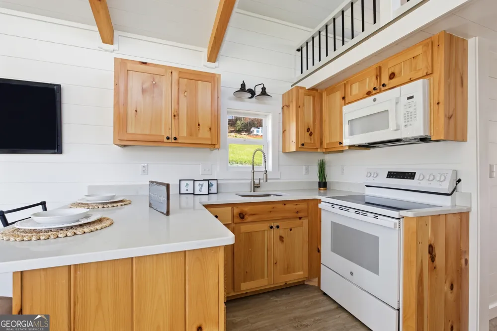527 Saunders RD Franklin, NC 28734