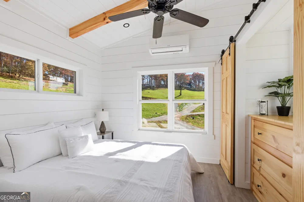 527 Saunders RD Franklin, NC 28734