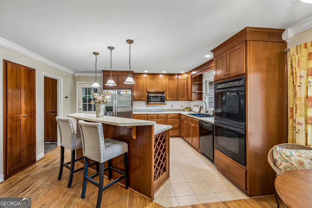 2213 Rocky Face CIR Dalton, GA 30720