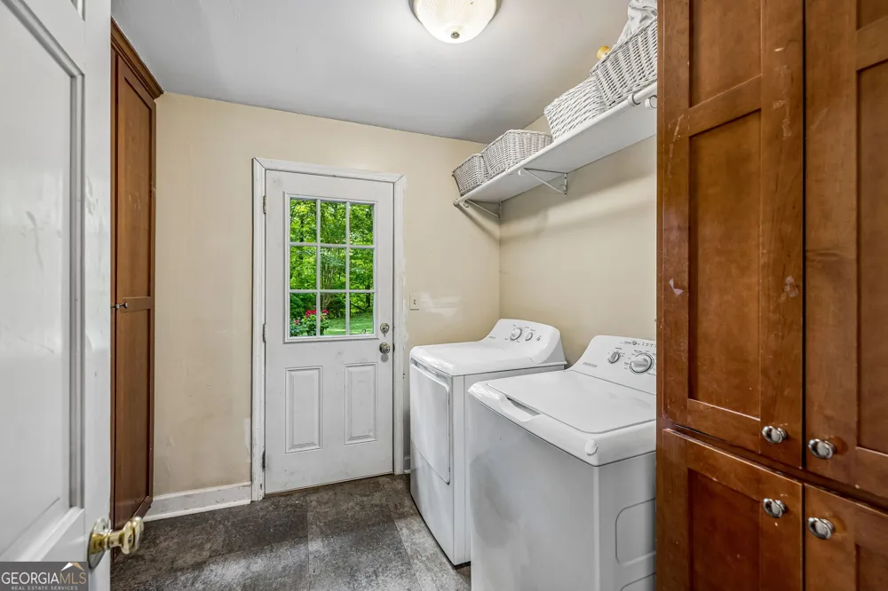 2213 Rocky Face CIR Dalton, GA 30720