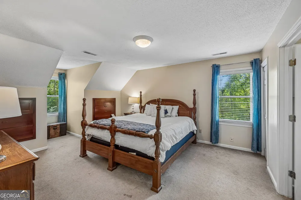 2213 Rocky Face CIR Dalton, GA 30720