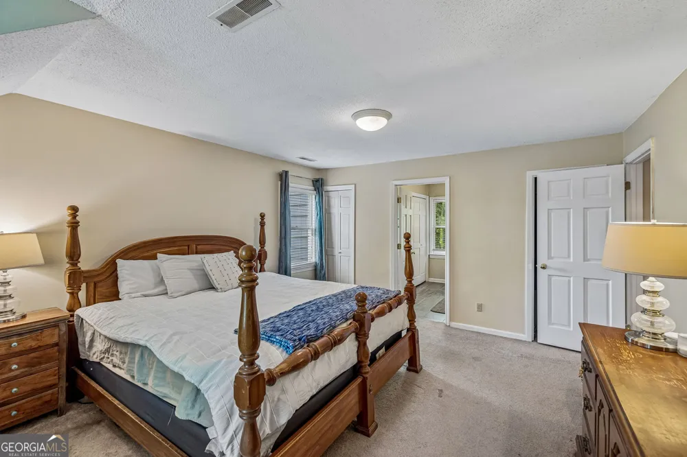 2213 Rocky Face CIR Dalton, GA 30720