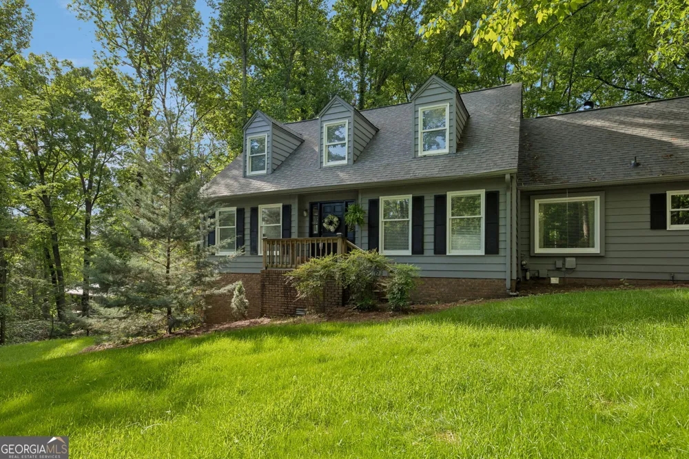 2213 Rocky Face CIR Dalton, GA 30720