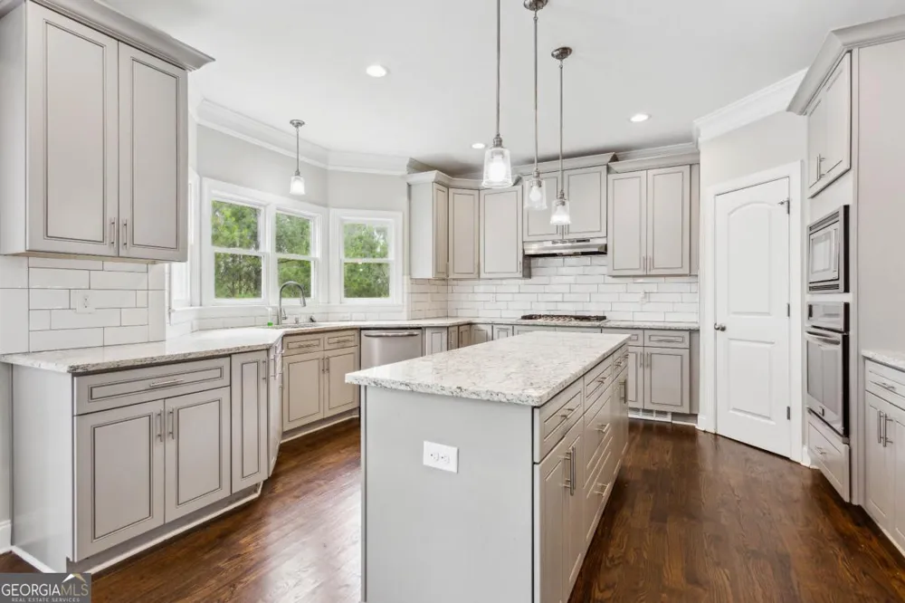4402 Income CIR Ellenwood, GA 30294
