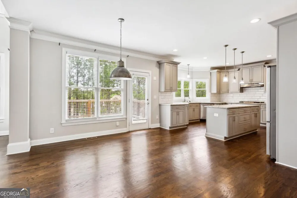 4402 Income CIR Ellenwood, GA 30294
