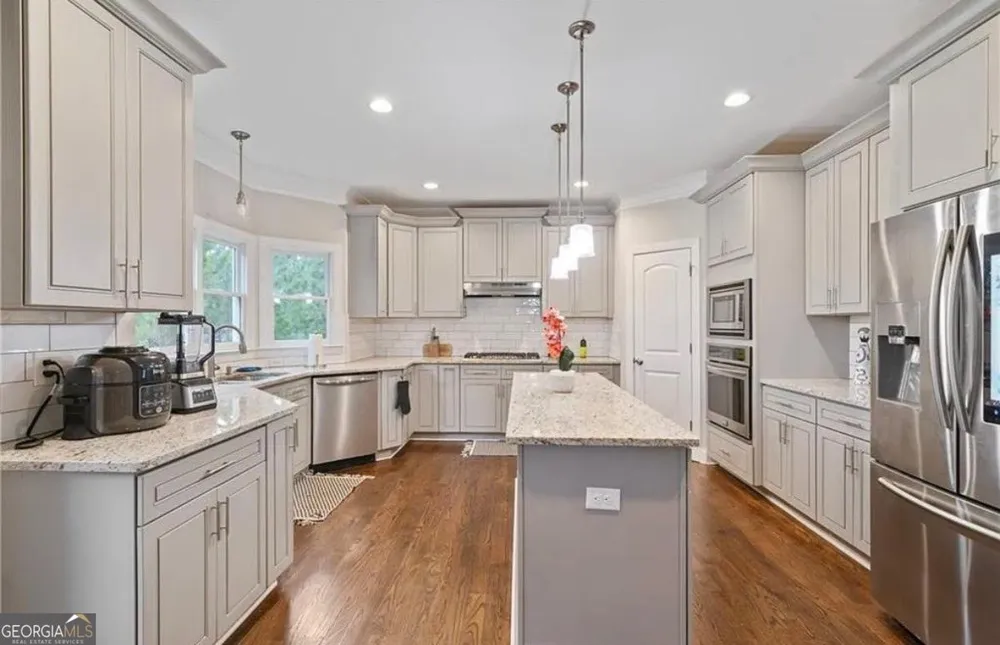 4402 Income CIR Ellenwood, GA 30294