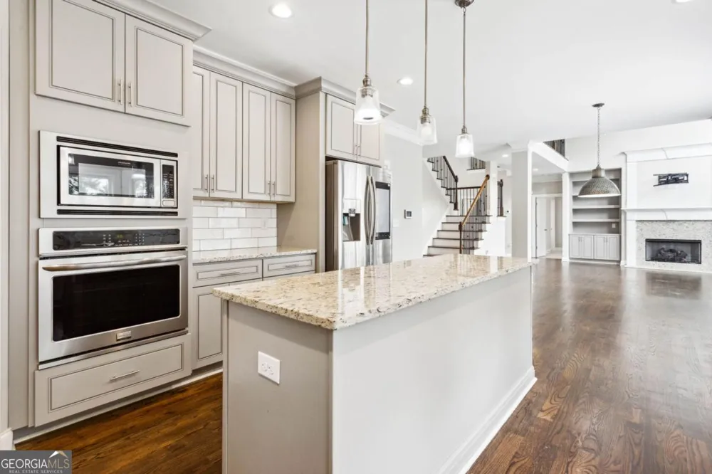 4402 Income CIR Ellenwood, GA 30294