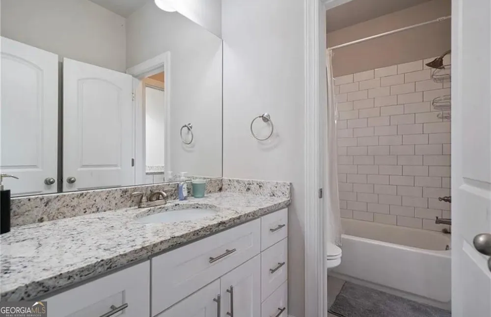4402 Income CIR Ellenwood, GA 30294