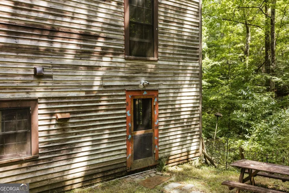 1381 Elder Mill RD Watkinsville, GA 30677