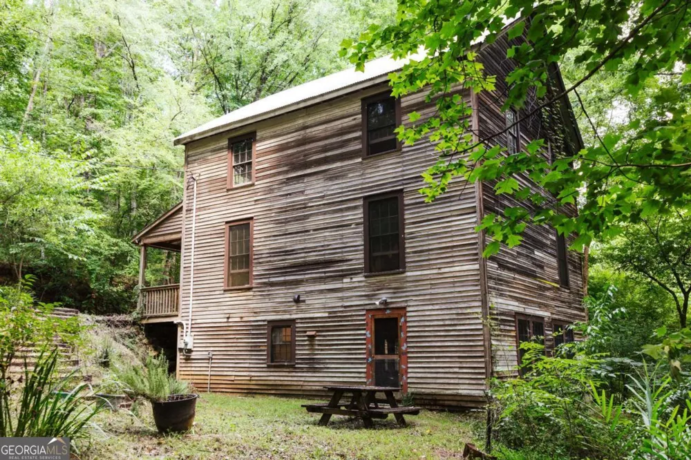 1381 Elder Mill RD Watkinsville, GA 30677