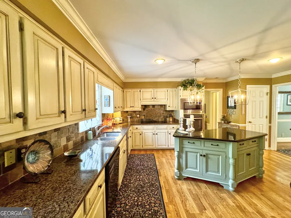 1018 Riverside DR LaGrange, GA 30240