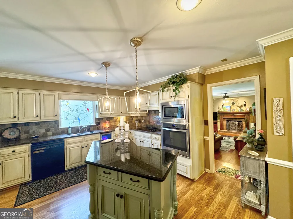 1018 Riverside DR LaGrange, GA 30240