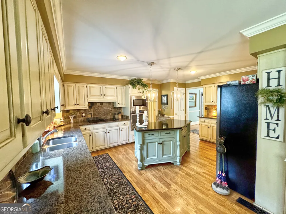 1018 Riverside DR LaGrange, GA 30240