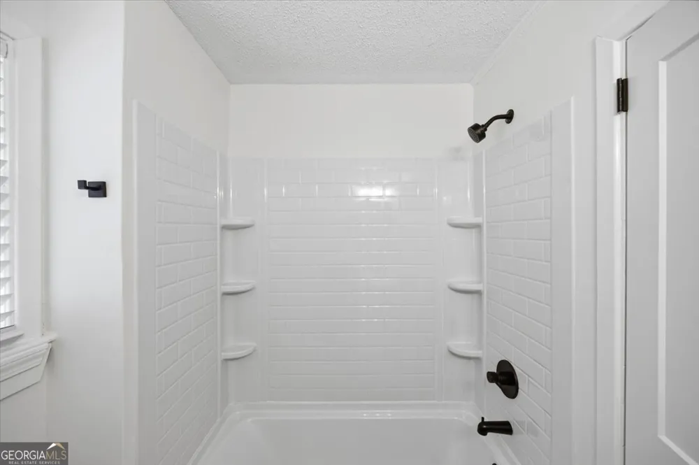 102 George DR Warner Robins, GA 31093