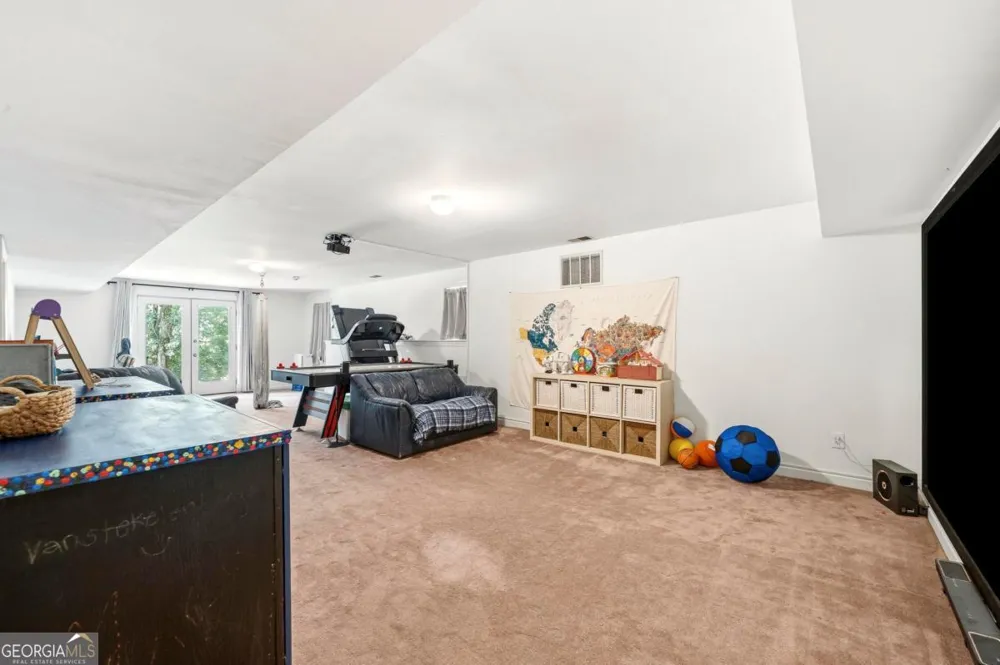 1100 Hardwood HOLW Greensboro, GA 30642