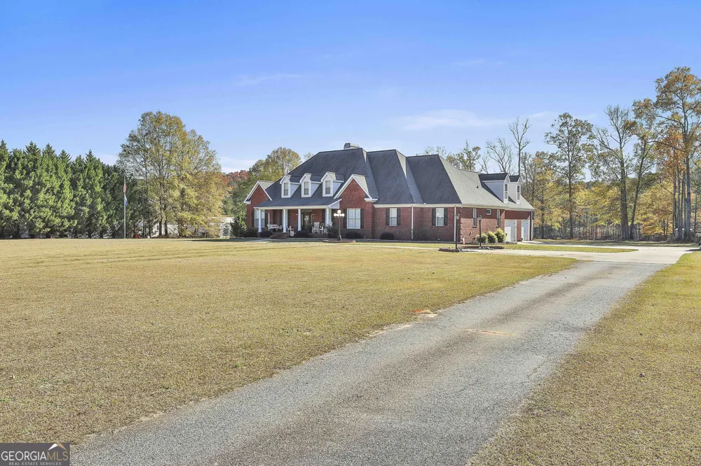 395 W McIntosh RD Brooks, GA 30205