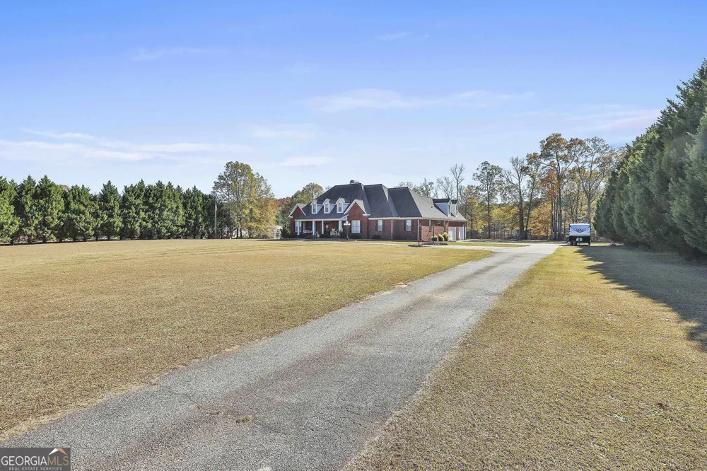 395 W McIntosh RD Brooks, GA 30205