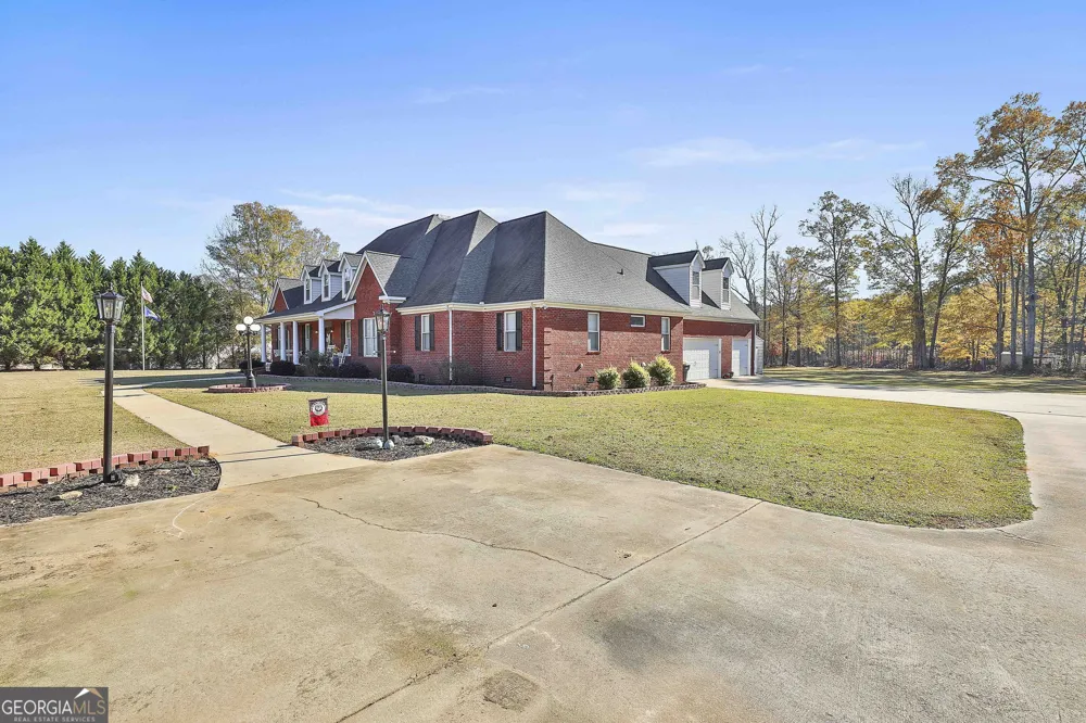 395 W McIntosh RD Brooks, GA 30205