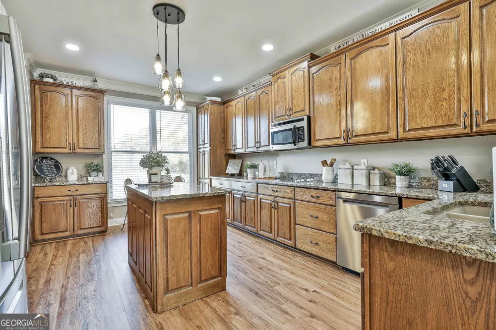 395 W McIntosh RD Brooks, GA 30205