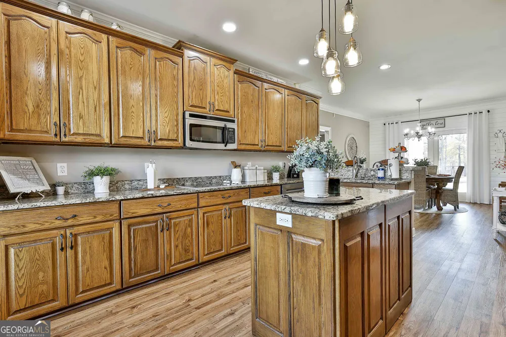 395 W McIntosh RD Brooks, GA 30205