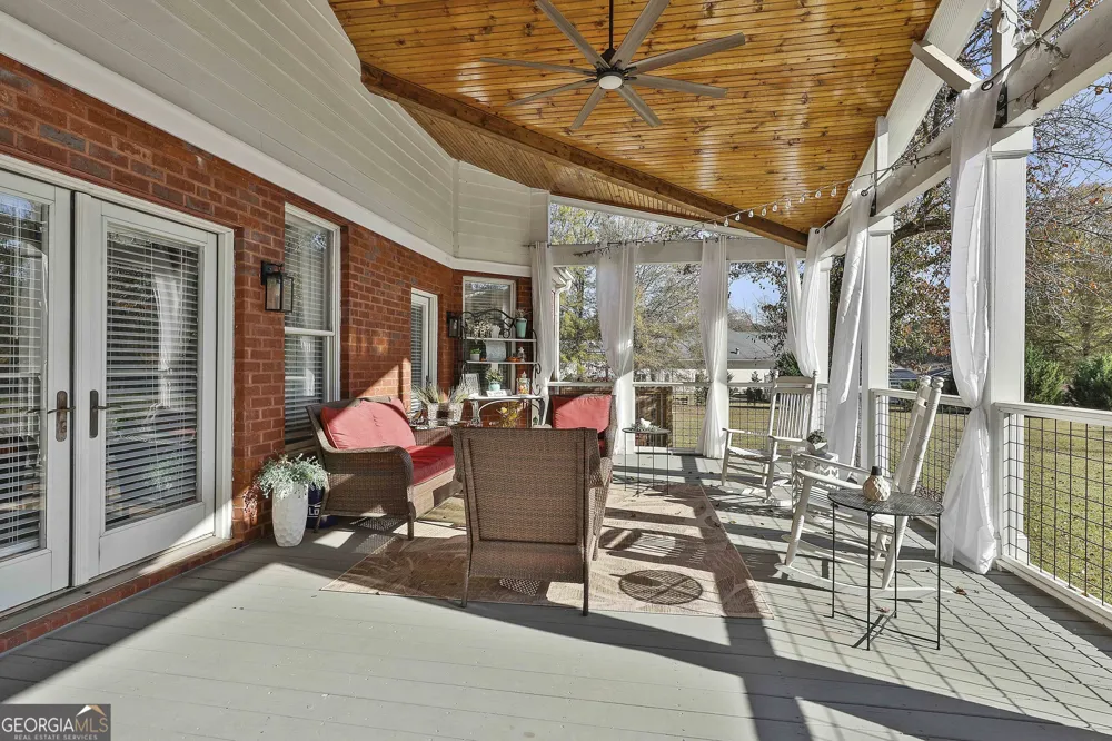 395 W McIntosh RD Brooks, GA 30205